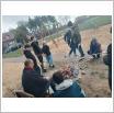 Galeria zdjęć: Czysty Grabostów- akcja sprzątania. Link otwiera powiększoną wersję zdjęcia.