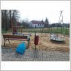 Galeria zdjęć: Wiosenne porządki na placach zabaw. Link otwiera powiększoną wersję zdjęcia.