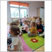 Galeria zdjęć: Zabawy z poezją w Przedszkolu Samorządowym w Gorzkowicach. Link otwiera powiększoną wersję zdjęcia.