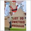 Galeria zdjęć: Wysyłanie listu do Św. Mikołaja przez dzieci z Samorządowego Klubu Dziecięcego  i Samorządowego Klubu Malucha w Gorzkowicach. Link otwiera powiększoną wersję zdjęcia.