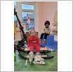 Galeria zdjęć: Poznajemy sporty zimowe - realizacja zajęć w Samorządowym Klubie Dziecięcym i Samorządowym Klubie Malucha w   Gorzkowicach. Link otwiera powiększoną wersję zdjęcia.