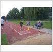 Galeria zdjęć: Mistrzostwa Powiatu Piotrkowskiego Szkół Podstawowych w Trójboju Lekkoatletycznym - SP Gorzkowice. Link otwiera powiększoną wersję zdjęcia.