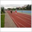 Galeria zdjęć: Mistrzostwa Powiatu Piotrkowskiego Szkół Podstawowych w Trójboju Lekkoatletycznym - SP Gorzkowice. Link otwiera powiększoną wersję zdjęcia.