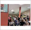 Galeria zdjęć: Dzień Głośnego Czytania z Nelą w bibliotece szkolnej - SP Gorzkowice. Link otwiera powiększoną wersję zdjęcia.