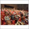 Galeria zdjęć: Wycieczka do teatru Arlekin w Łodzi uczniów klas 1c, 2a,2b,2c Szkoły Podstawowej w Gorzkowicach. Link otwiera powiększoną wersję zdjęcia.