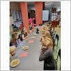 Galeria zdjęć: Spotkanie z uczniami klas drugich z okazji Światowego Dnia Pluszowego Misia ? biblioteka SP w Gorzkowicach. Link otwiera powiększoną wersję zdjęcia.