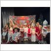 Galeria zdjęć: Udział w XXIX Festiwalu Piosenki dla Przedszkolaka w Radomsku. Link otwiera powiększoną wersję zdjęcia.