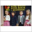 Galeria zdjęć: Dzień Babci i Dziadka w grupie Pszczółki i Motylki w Przedszkolu Samorządowym. Link otwiera powiększoną wersję zdjęcia.