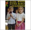 Galeria zdjęć: Dzień Babci i Dziadka w grupie Pszczółki i Motylki w Przedszkolu Samorządowym. Link otwiera powiększoną wersję zdjęcia.