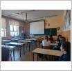 Galeria zdjęć: PRELEKCJA p. CEZAREGO GRACZYKOWSKIEGO W KLASIE 8A i 8C - SP Gorzkowice. Link otwiera powiększoną wersję zdjęcia.
