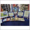 Galeria zdjęć: Międzynarodowy Dzień Książki dla Dzieci w bibliotece szkolnej - SP Gorzkowice. Link otwiera powiększoną wersję zdjęcia.