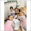 Galeria zdjęć: Innowacja pedagogiczna w klasie Ia  Czytam z klasą lekturki spod chmurki. Świat pełen emocji  SP Gorzkowice. Link otwiera powiększoną wersję zdjęcia.