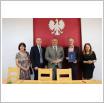 Galeria zdjęć: Podpisanie dwóch umów inwestycyjnych w Urzędzie Gminy Gorzkowice. Link otwiera powiększoną wersję zdjęcia.