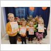 Galeria zdjęć: Rozstrzygniecie konkursy plastycznego pt. „ Jesiennym bukiet w dyni” w Przedszkolu Samorządowym w Gorzkowicach. Link otwiera powiększoną wersję zdjęcia.