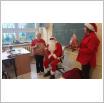 Galeria zdjęć: Wizyta Św. Mikołaja - SP Krzemieniewice. Link otwiera powiększoną wersję zdjęcia.