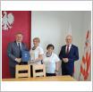 Galeria zdjęć: Podpisanie umów na dofinansowanie promocji regionalnej kuchni i dziedzictwa kulinarnego w Gminie Gorzkowice. Link otwiera powiększoną wersję zdjęcia.