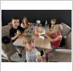 Galeria zdjęć: Wyjście dzieci z Przedszkola Samorządowego w Gorzkowicach na lody do restauracji „Słodko w Gorzko”. Link otwiera powiększoną wersję zdjęcia.